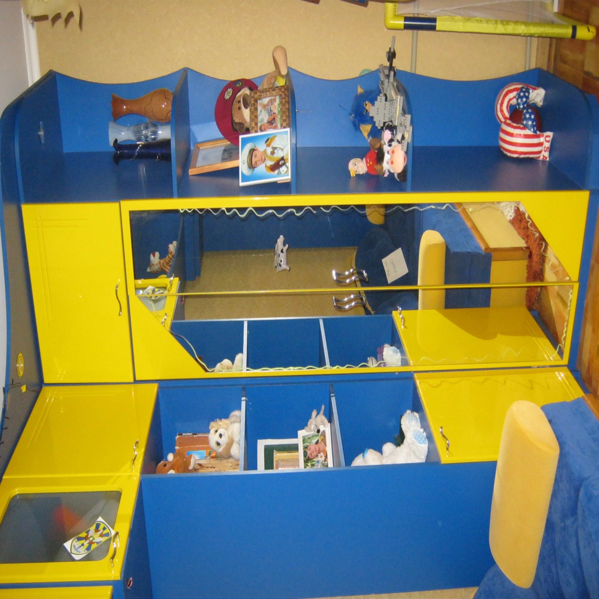 Детская мебель Эльф :двухъярусная кровать, гардероб, комод, рабочий стол