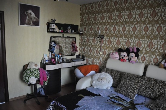 ����� ����