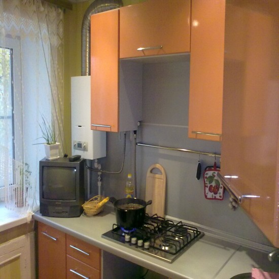 ����� ����